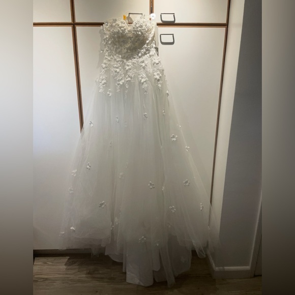 Floral Aplique Tulle White Dress Sz 2 - Picture 2 of 4